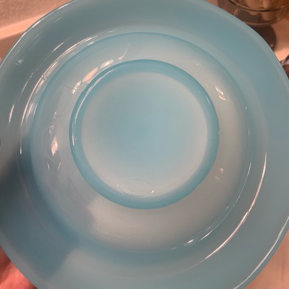 Beautiful blue opaline Fenton bowl 9” rolled edged - Picture 5 of 6